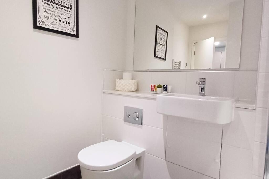 Stylish Modern 1Bed Apartment In Bedford Buitenkant foto